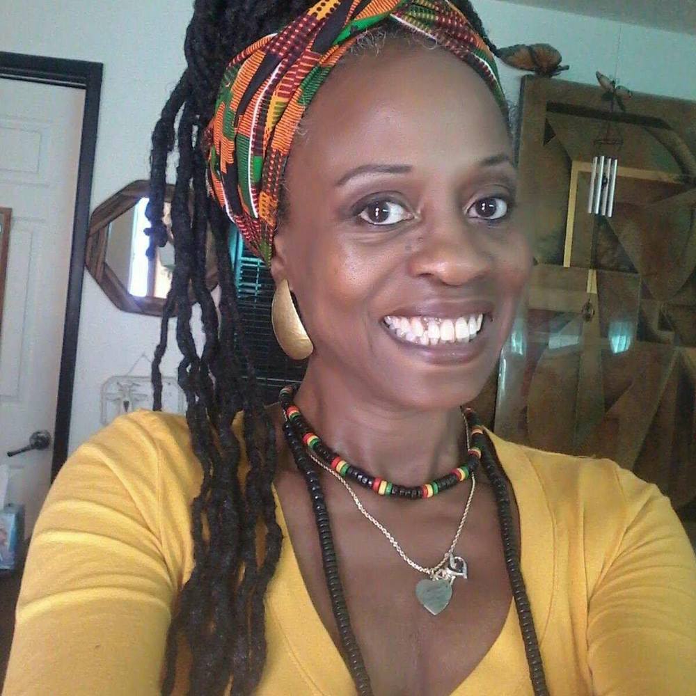 Meet your Posher, Sandye